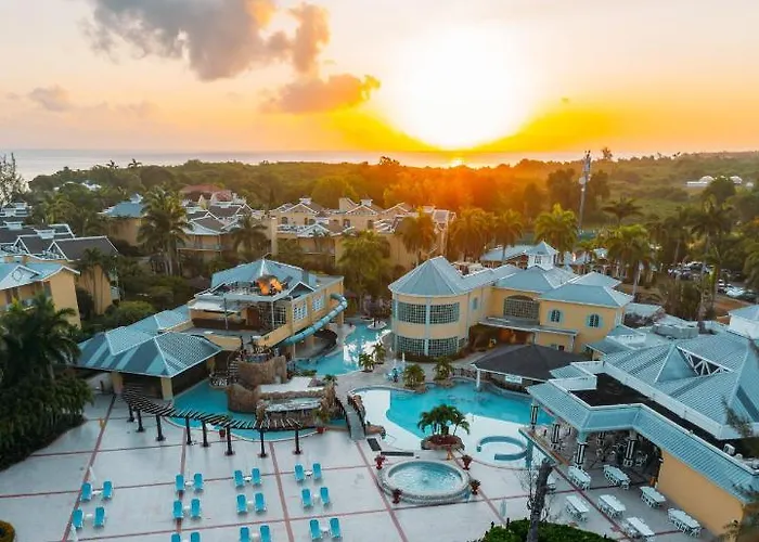 Jewel Paradise Cove Adult & Resort