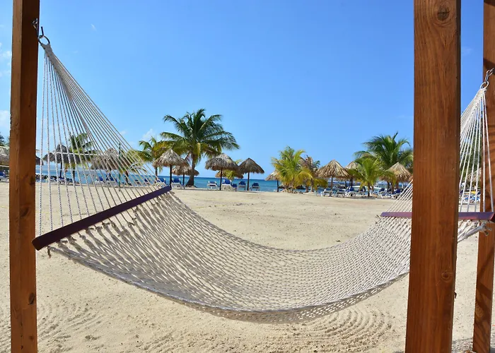 Jewel Paradise Cove Adult & Resort